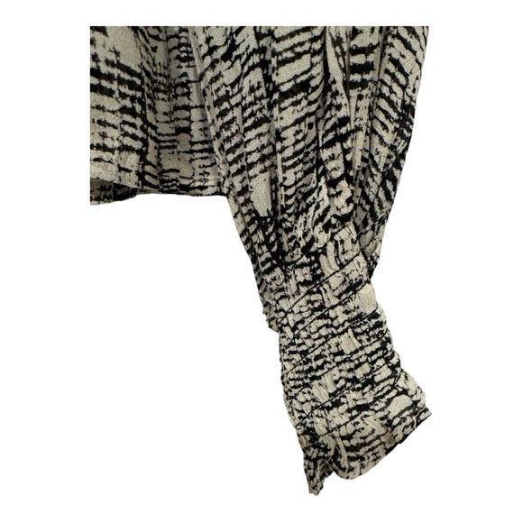 In Wear dress shurt - Picture 4 of 7